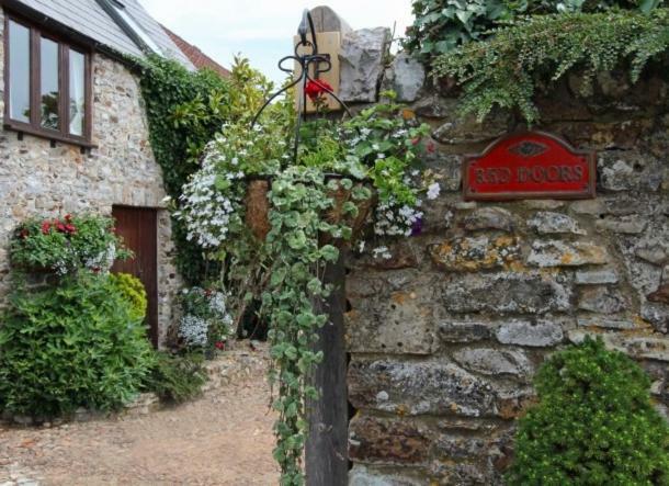 Red Doors Farm Cottages โฮนิทัน ภายนอก รูปภาพ